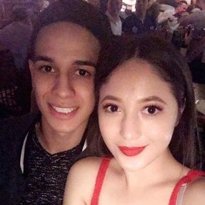 Meet your Posher, Abril